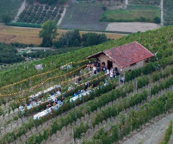 La Luna e il Ciabot  è la  Cena in vigna con l’osservazione dei pianeti: a grande richiesta, ecco due nuove date!
