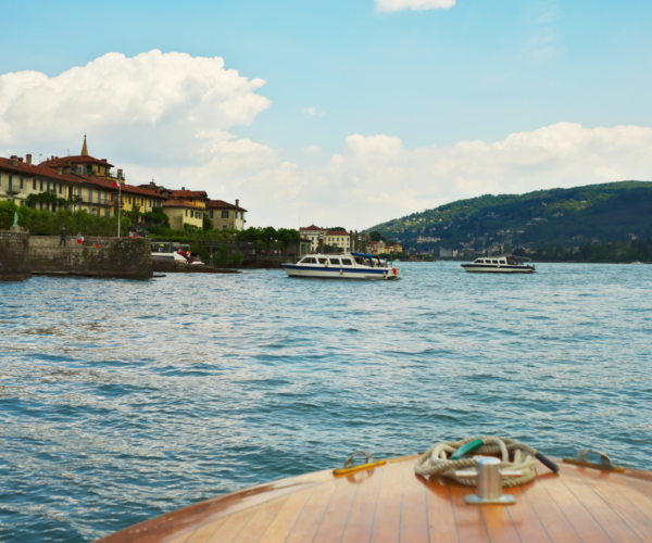 Una crociera alla scoperta delle isole del Lago Maggiore per vivere un sogno ad occhi aperti