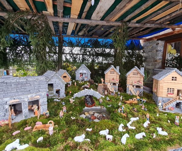 Crodo e la magia dei presepi sull’acqua