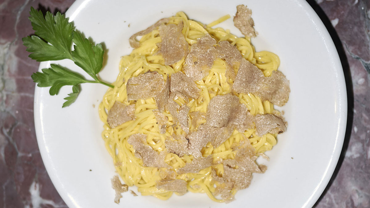 Tajarin – la pasta tipica Piemontese da gustare con il tartufo bianco e non solo..