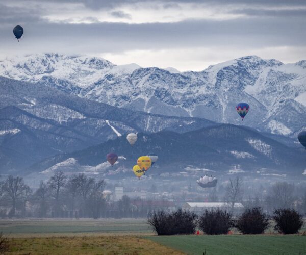 Raduno Aerostatico Internazionale dell’Epifania 2026 a Mondovì: mongolfiere, colori e magia nel cielo piemontese