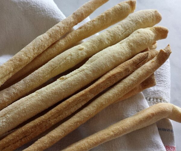 I grissini torinesi: un’invenzione che ha fatto la storia della cucina piemontese