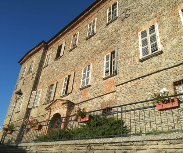 Mango: terra di Vini, cultura e panorami mozzafiato