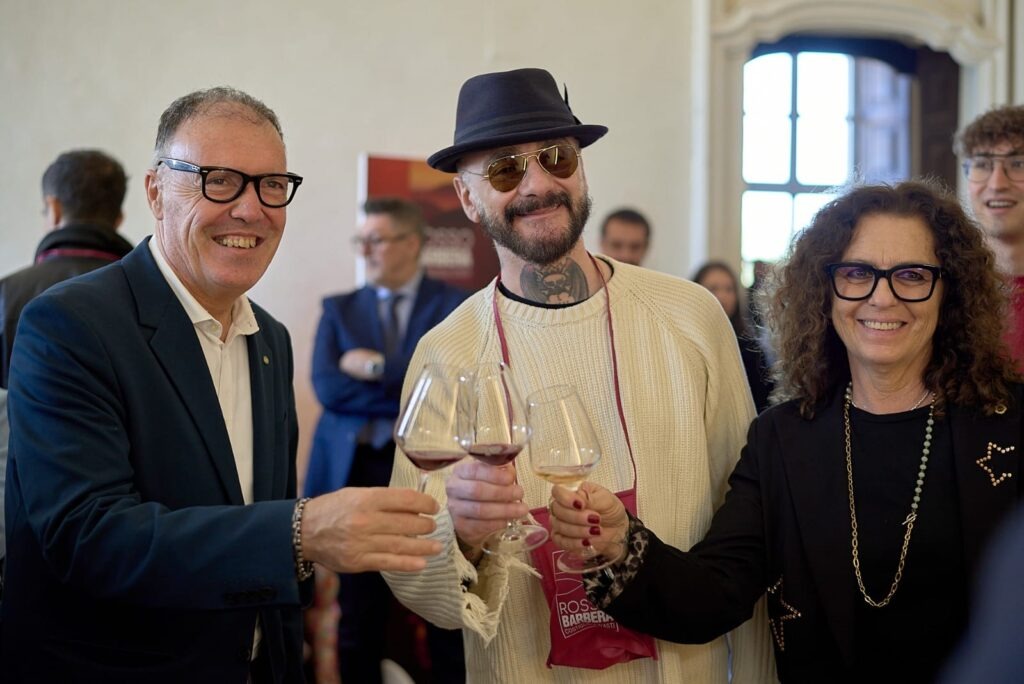 Sabato un ospite di eccellenza alla Sagra dl’Articiòch a Costigliole d’Asti: parteciperà alla rassegna l’artista J-Ax