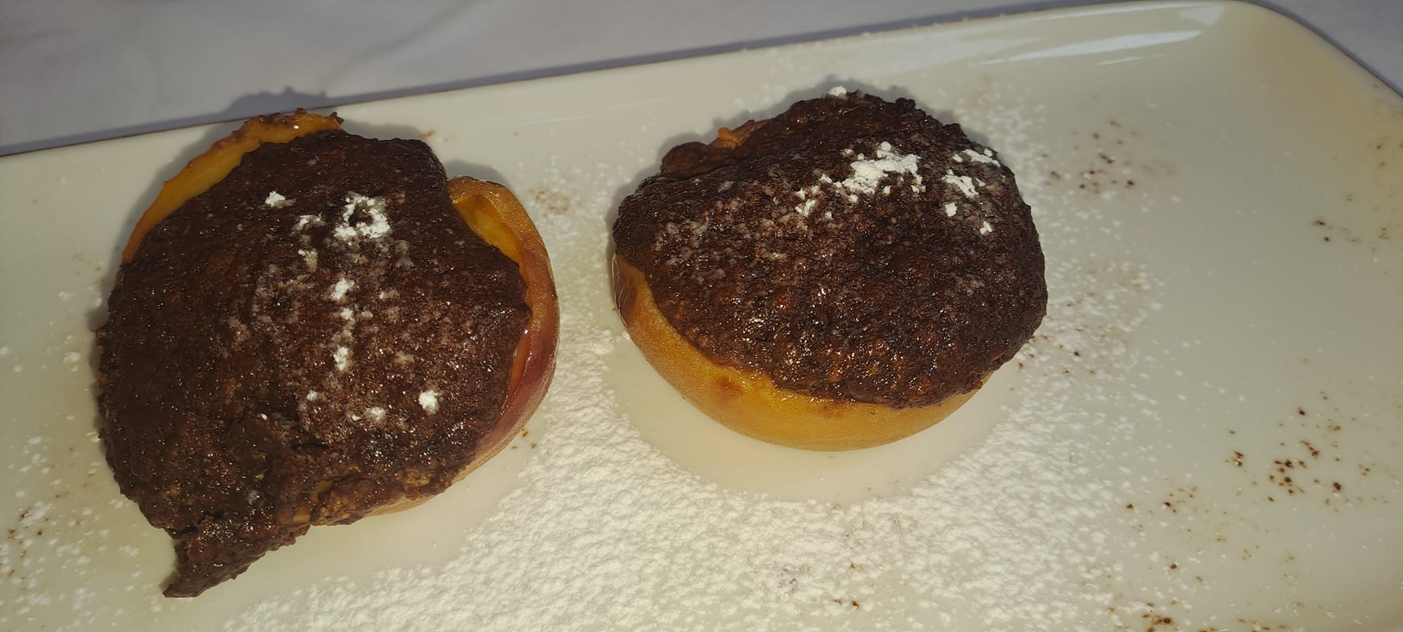 Pesche ripiene alla piemontese: Persi Pien il dolce che racconta il Piemonte