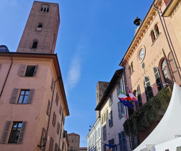 Street food, vino e Medioevo: arriva il Baccanale dei Borghi ad Alba