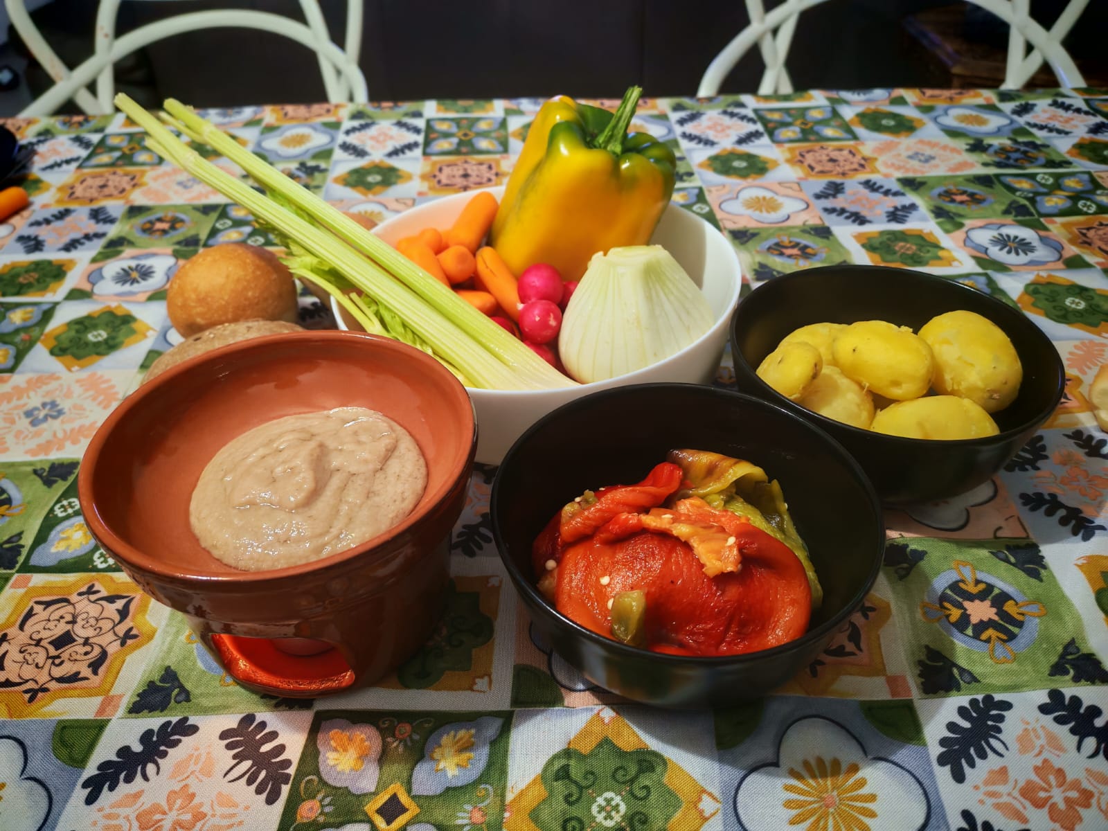 Aglio, acciughe, verdure da intingere ? scopri la Bagna Cauda questo weekend a due passi da Asti e Torino