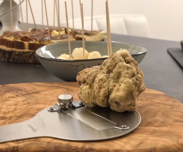 Fiera del Tartufo 2025, mercatino dei piccoli animali e bagna cauda per tutti – una domenica da non perdere a San Damiano D’Asti