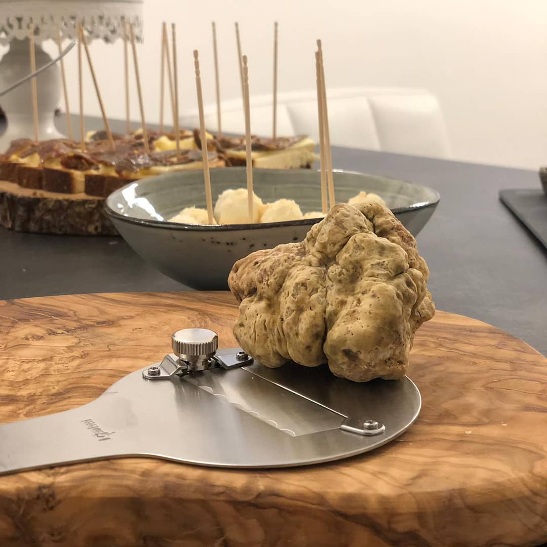 Fiera del Tartufo 2025, mercatino dei piccoli animali e bagna cauda per tutti – una domenica da non perdere a San Damiano D’Asti