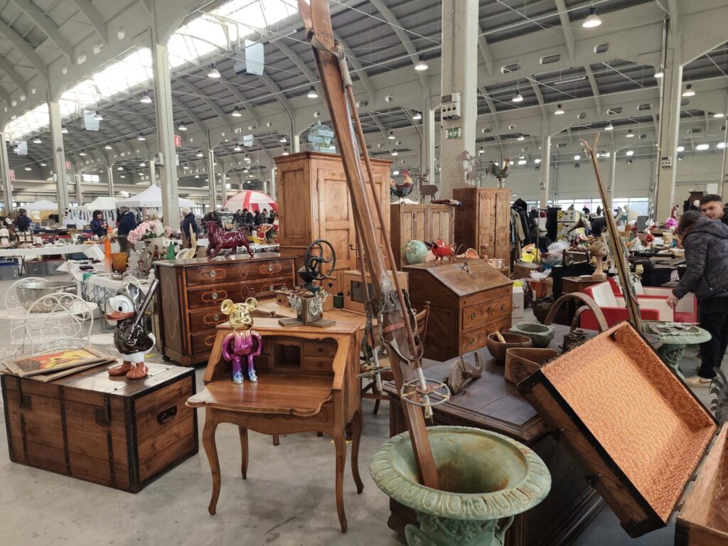 Casale Monferrato: domenica 8 marzo torna il Mercatino dell’Antiquariato, tra oltre 300 banchi di storia e collezionismo