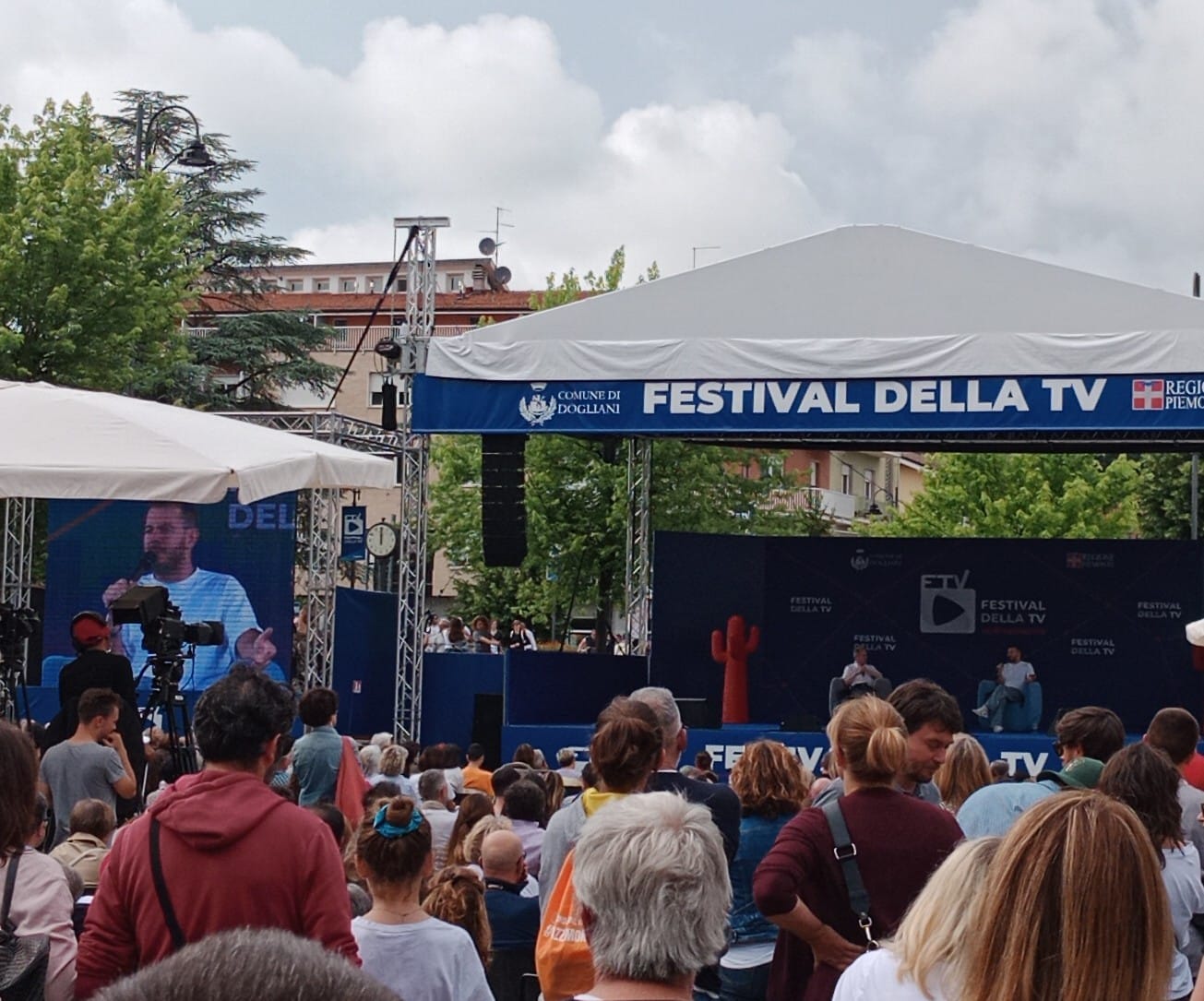 Al via la 15ª edizione del Festival della TV di Dogliani: tre giorni di “Dialoghi Coraggiosi” nel cuore delle Langhe