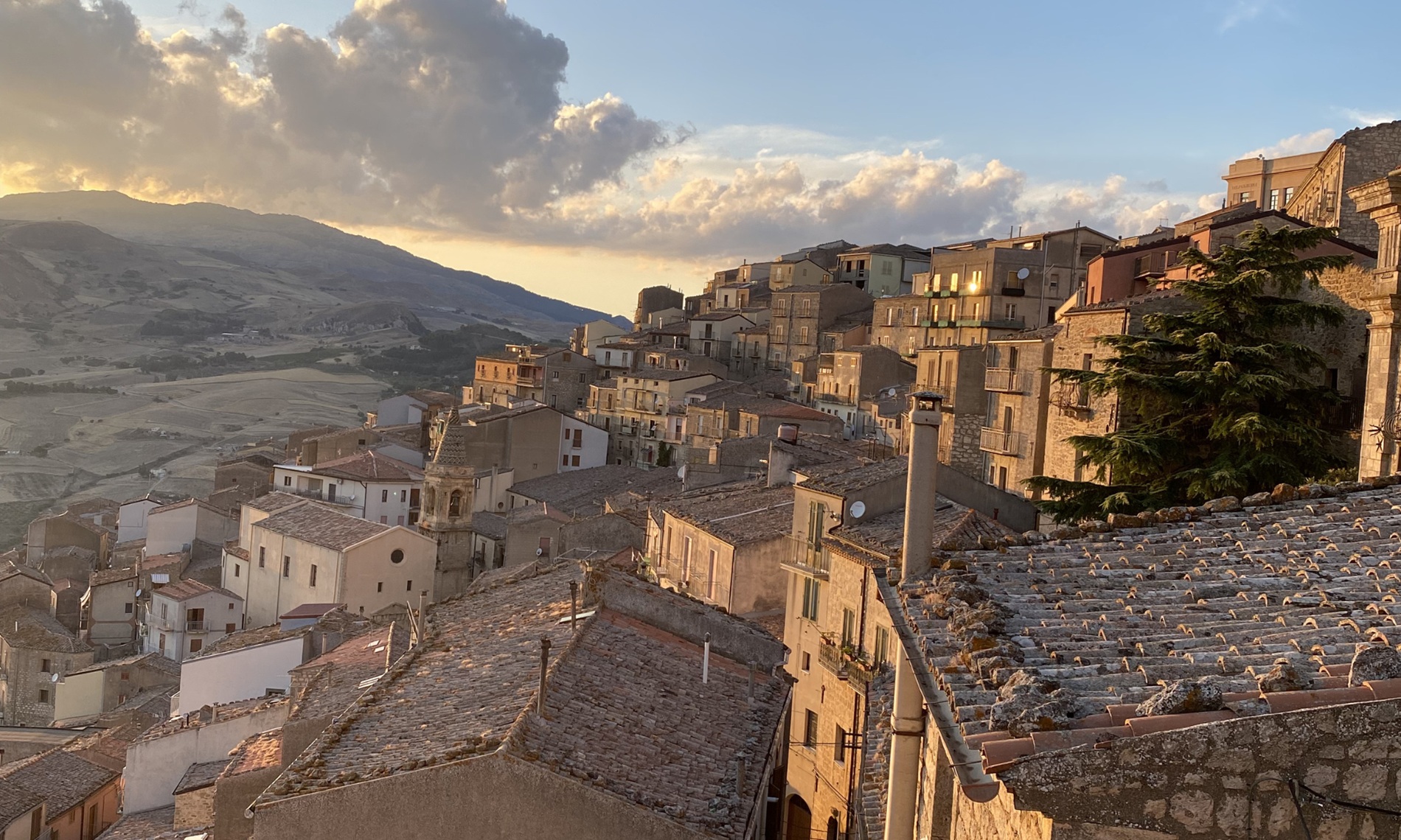 Borghi d’Italia: perché alcuni si spopolano e altri stanno rinascendo